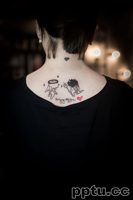 天使与恶魔纹身男 后背小天使与恶魔可爱纹身图案大全