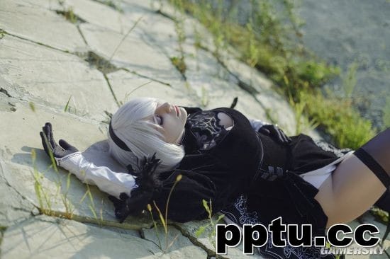 俄妹COS多版本2B小姐姐 大波浪的2B爱了吗？