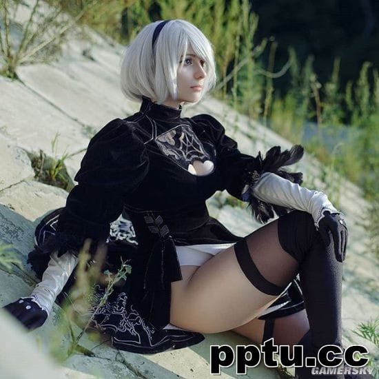 俄妹COS多版本2B小姐姐 大波浪的2B爱了吗？