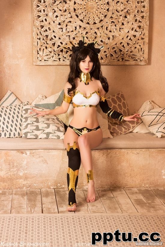 俄妹COS《FGO》伊什塔尔 纤腰美腿弓凛过分吸睛