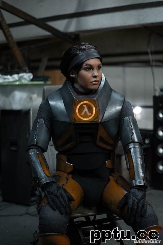 俄妹COS《半条命Alyx》女主 身披战甲的冷艳女战士