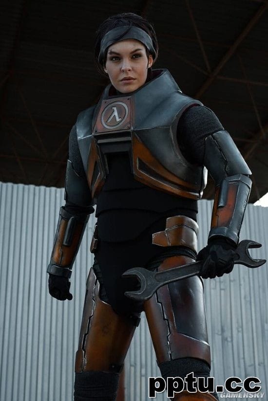 俄妹COS《半条命Alyx》女主 身披战甲的冷艳女战士