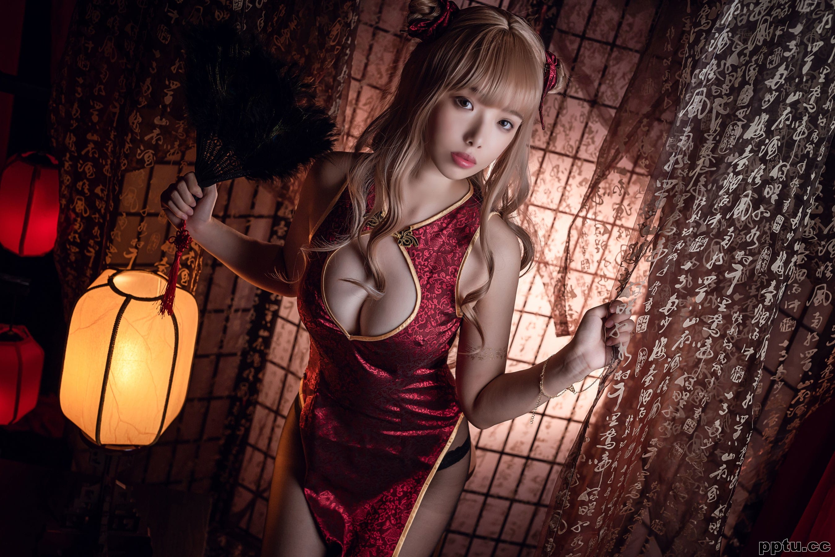 雯妹《黑丝T-back》  [COSPLAY福利] 写真集