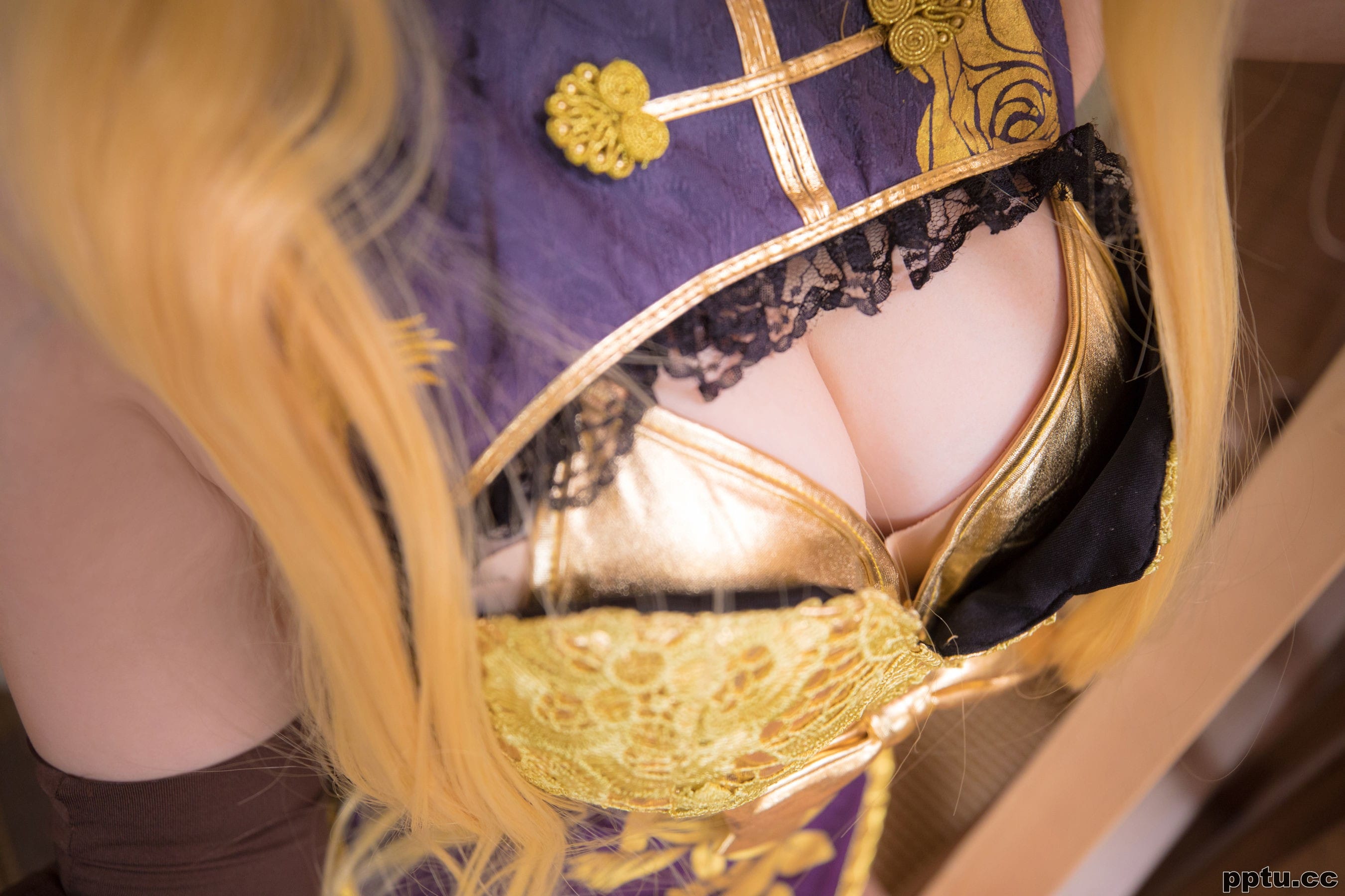 神楽坂真冬《艳娘幻梦谭 - 金莲》 [萝莉COSPLAY] 写真集