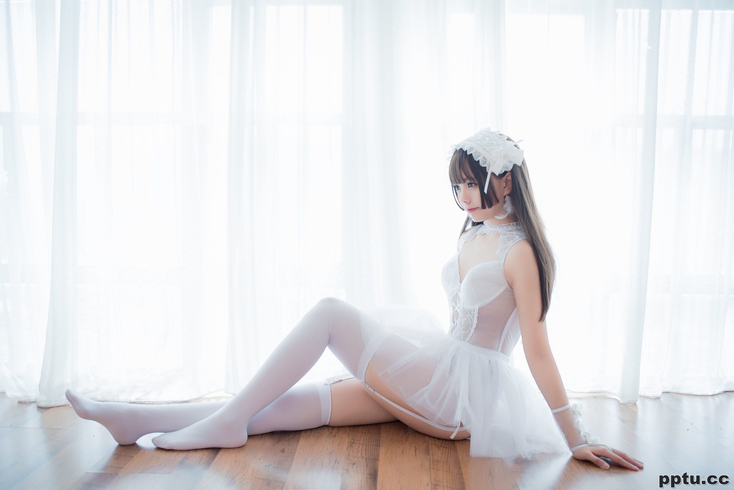 小野妹子w《白色纱裙+蕾姆护士+蕾姆兔女郎》  [COSPLAY美女] 写真集