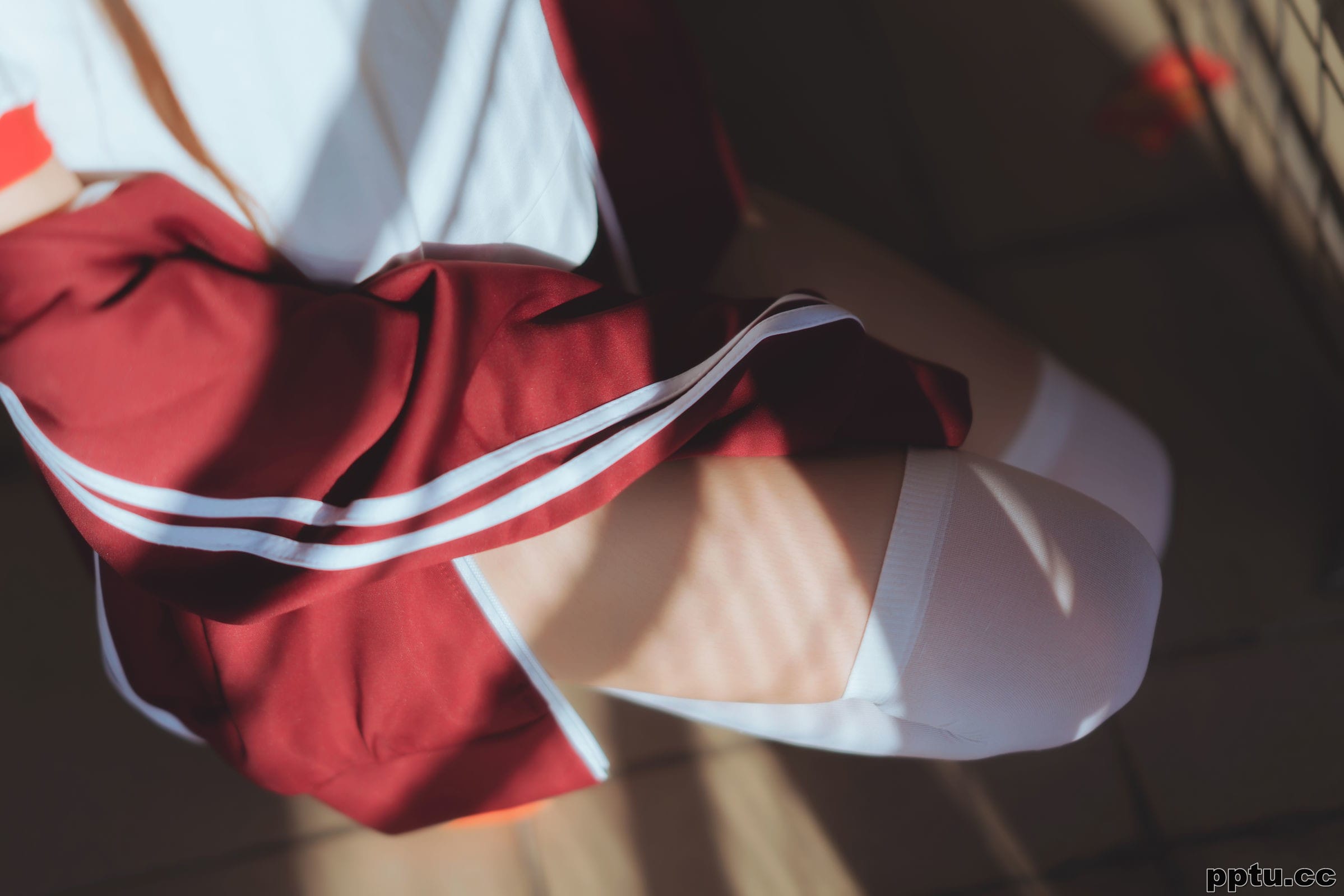 桜桃喵《红色体操服》 [萝莉COS] 写真集