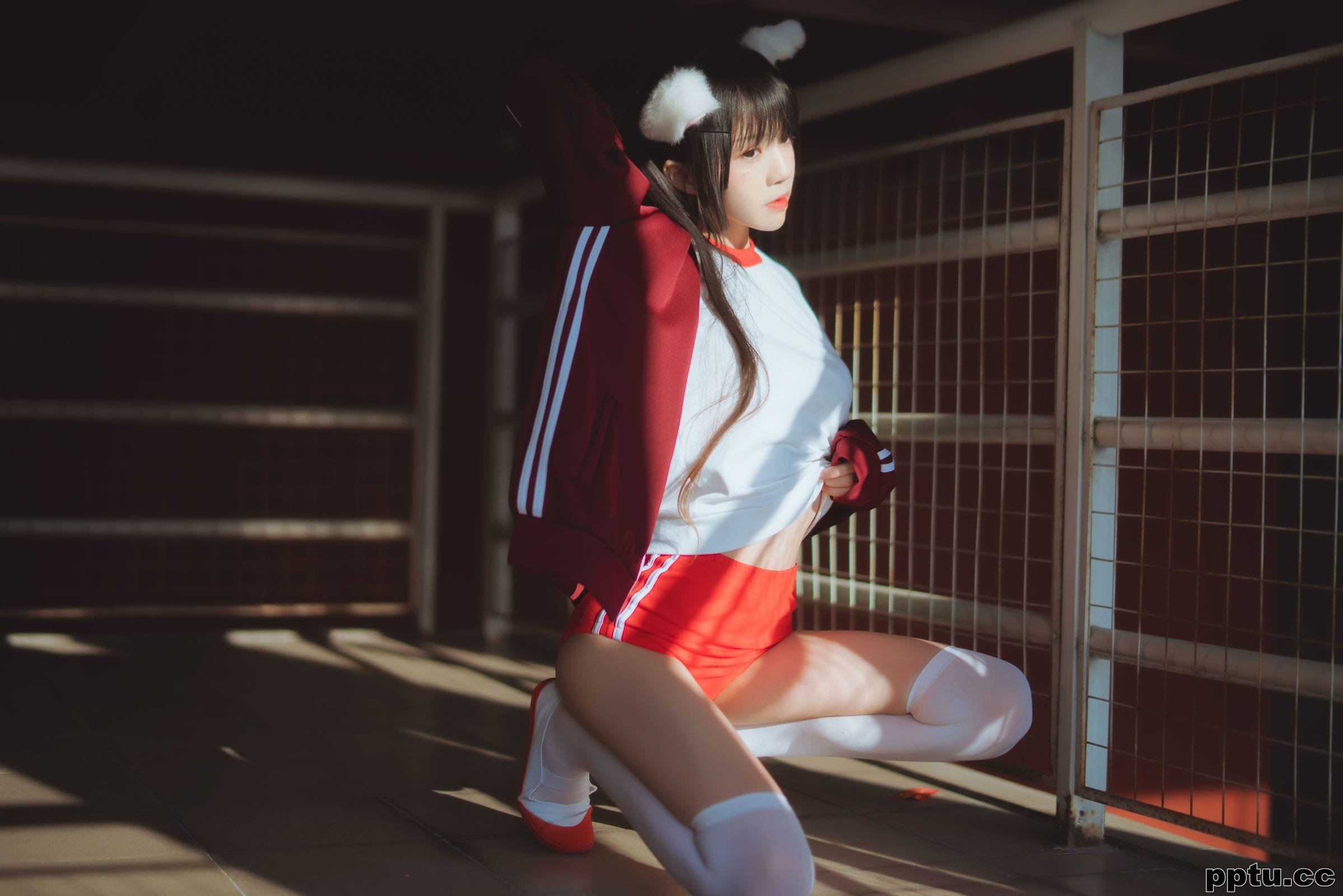 桜桃喵《红色体操服》 [萝莉COS] 写真集