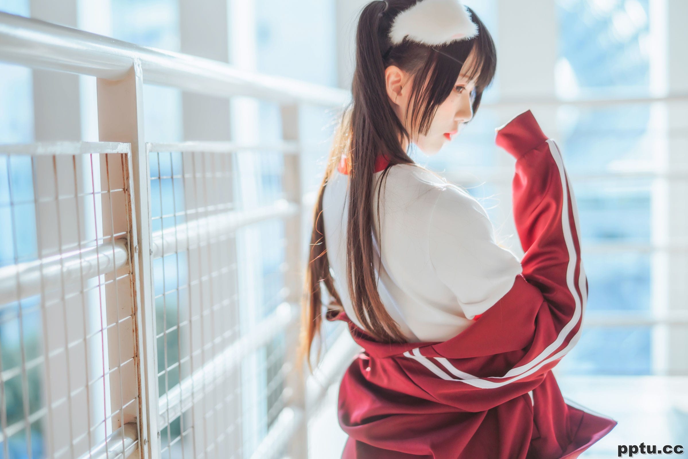 桜桃喵《红色体操服》 [萝莉COS] 写真集