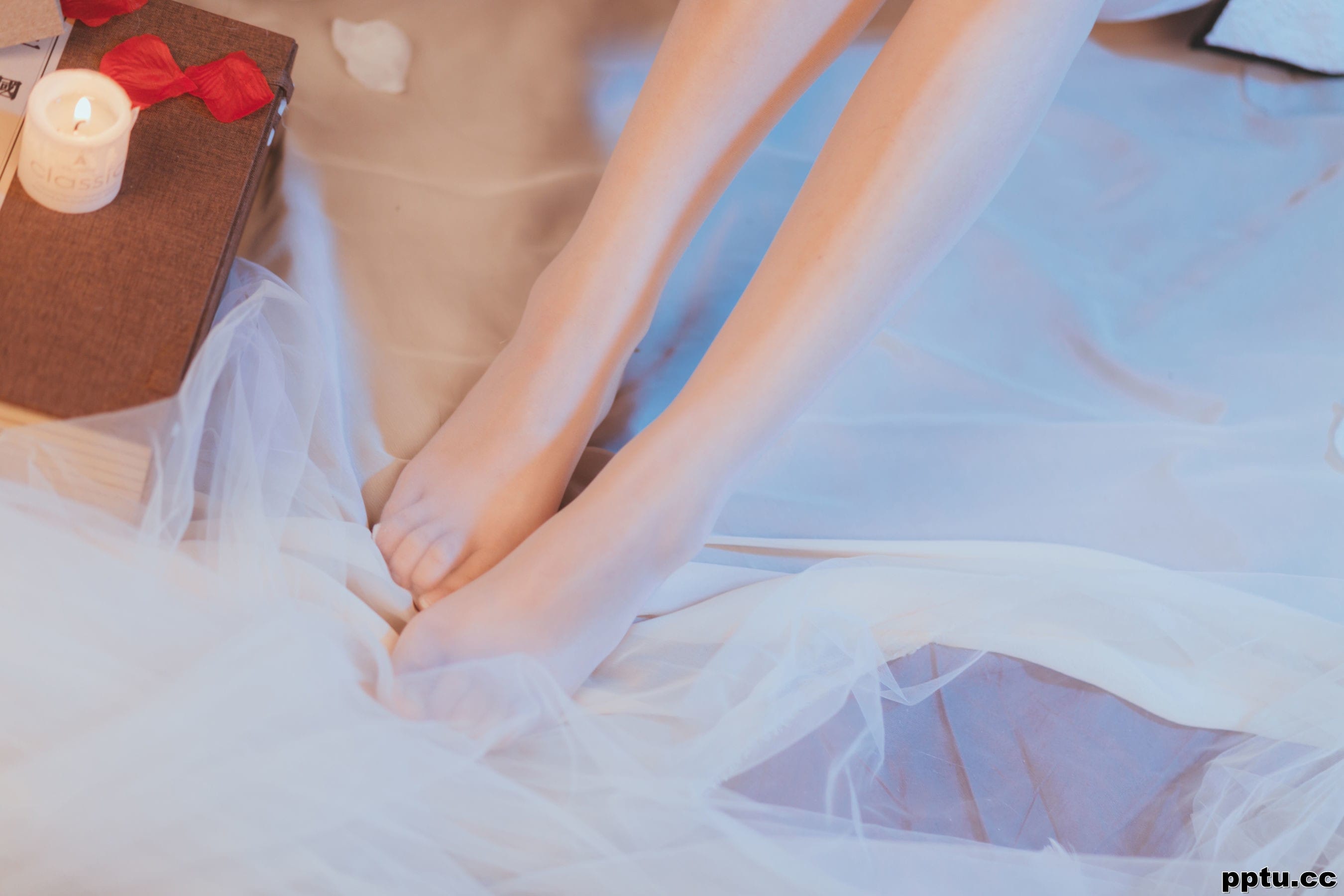 斗鱼米线线sama《白色旗袍》 [萝莉COS] 写真集