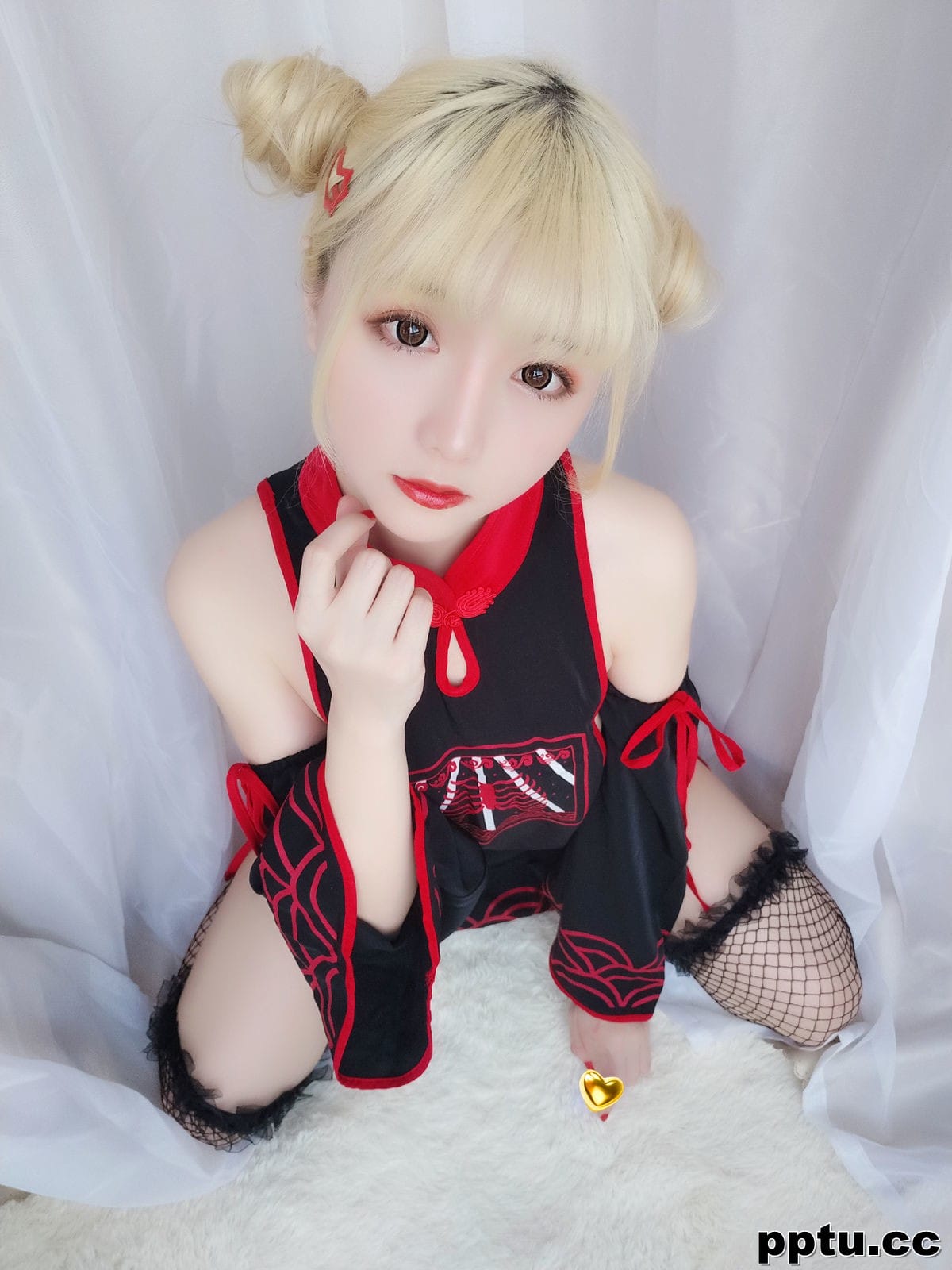 星之迟迟 《幼齿僵尸包》 [福利COSPLAY] 写真集