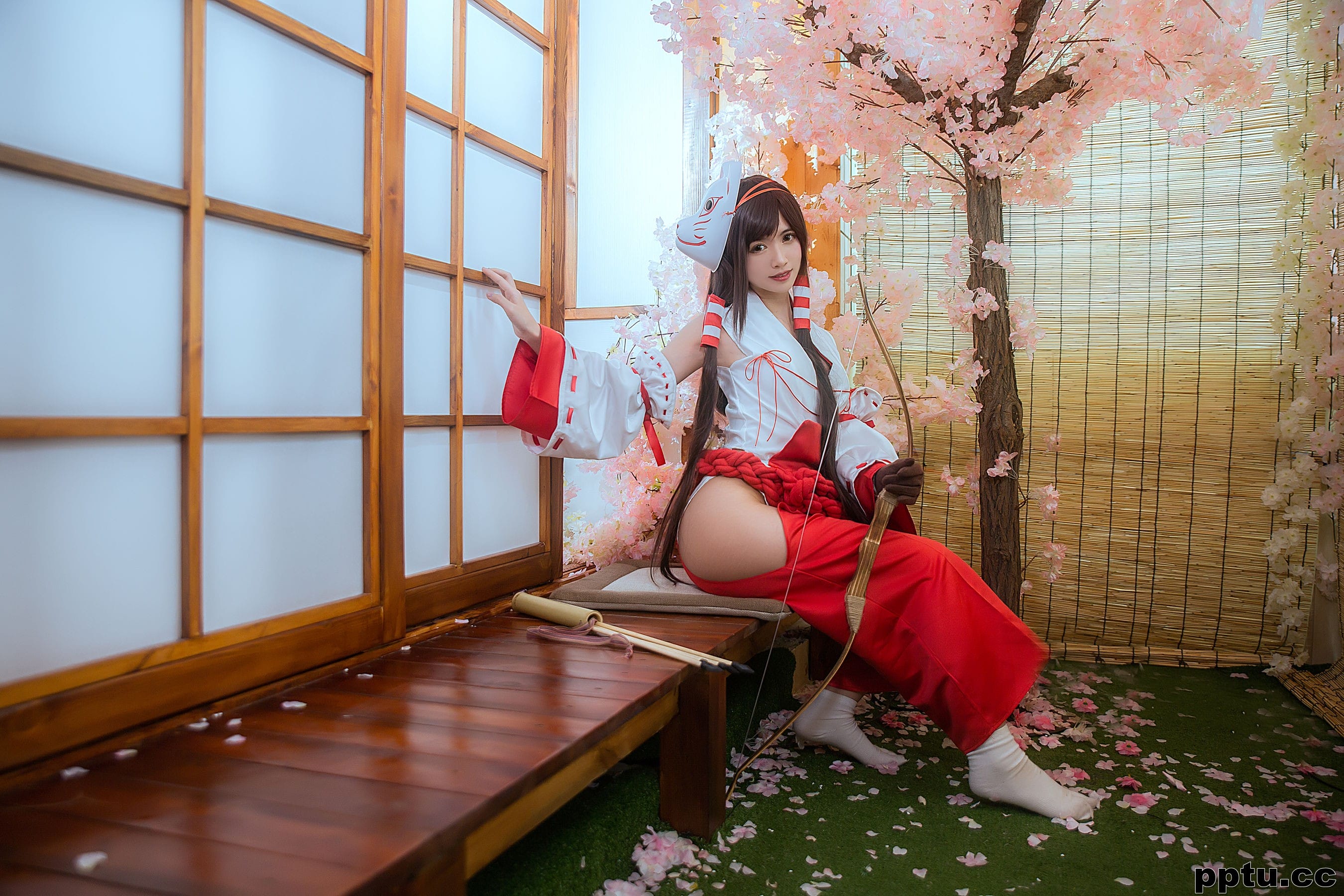 COSER鳗鱼霏儿 《巫女》 [COSPLAY福利] 写真集