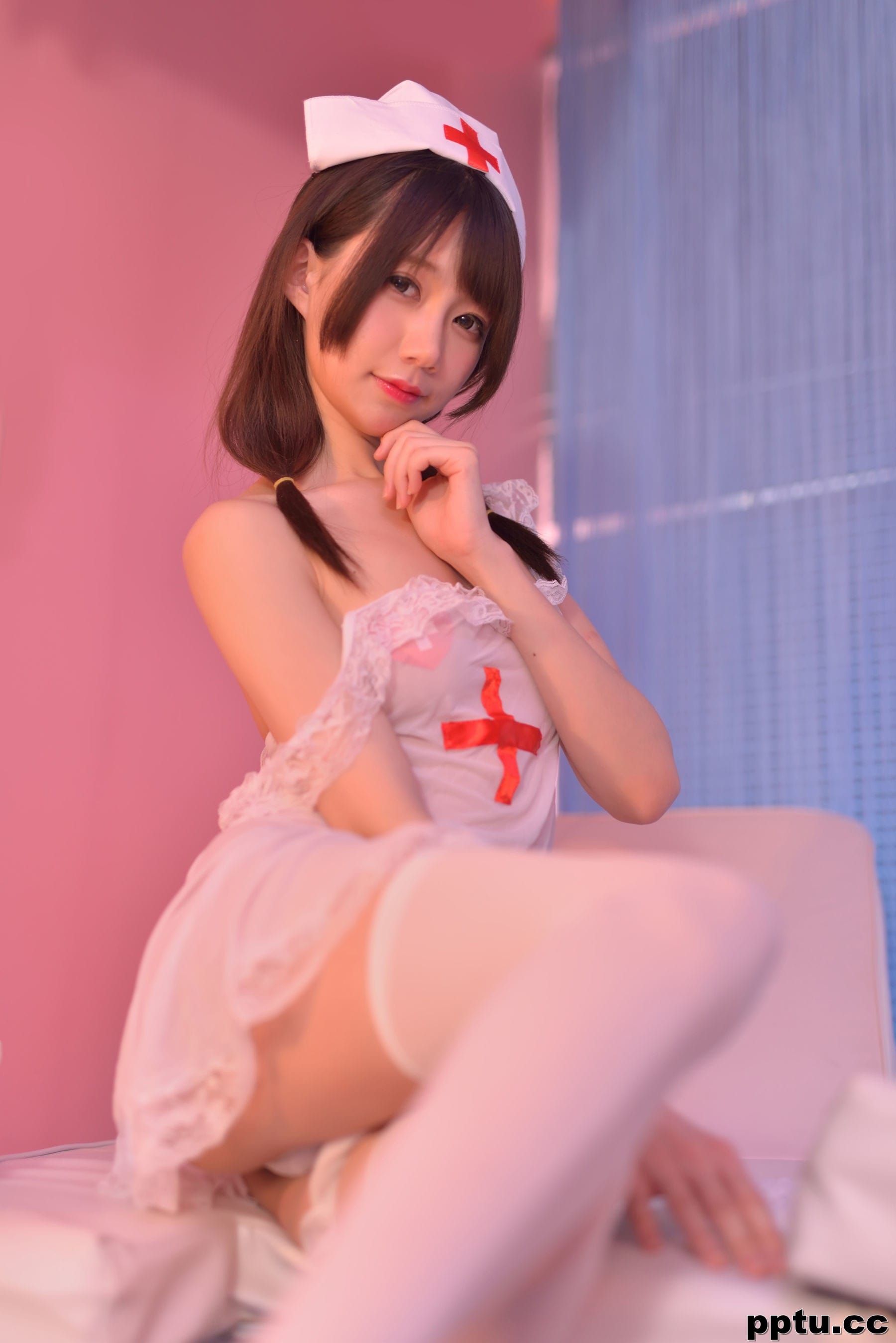 NAGISA魔物喵《性感看护师》 [萝莉COS] 写真集