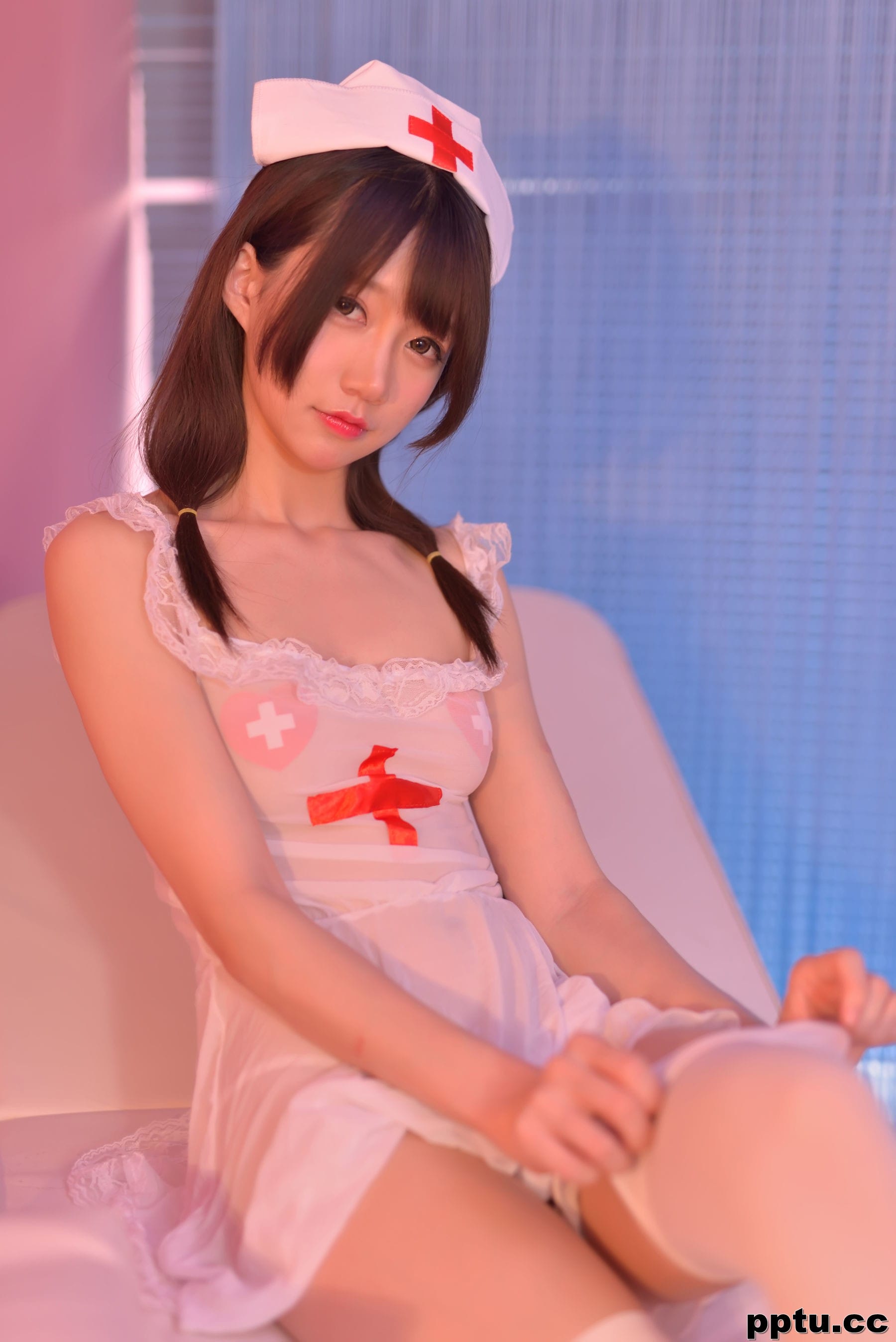 NAGISA魔物喵《性感看护师》 [萝莉COS] 写真集