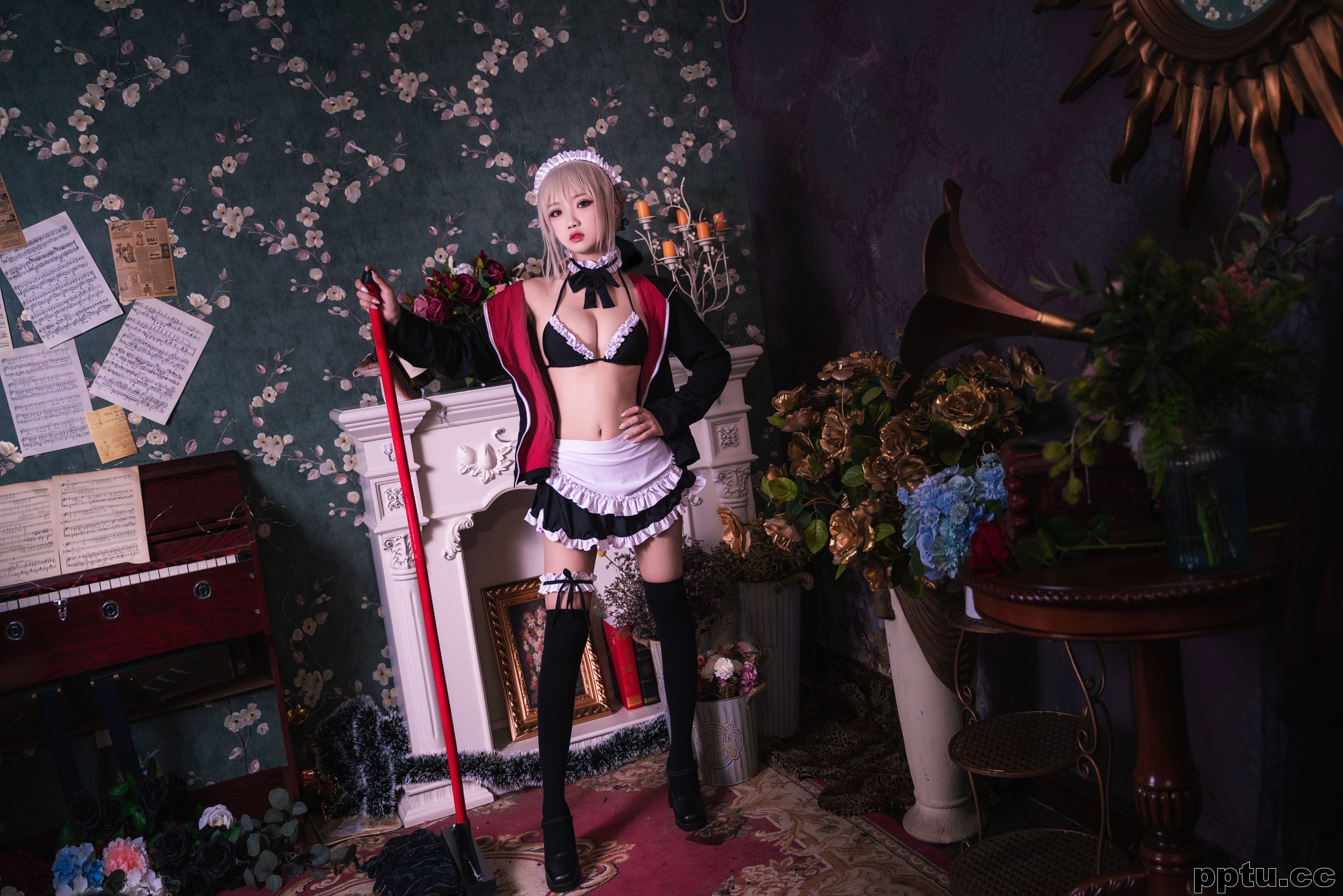 鬼畜瑶在不在w《黑丝女仆》  [COSPLAY福利] 写真集