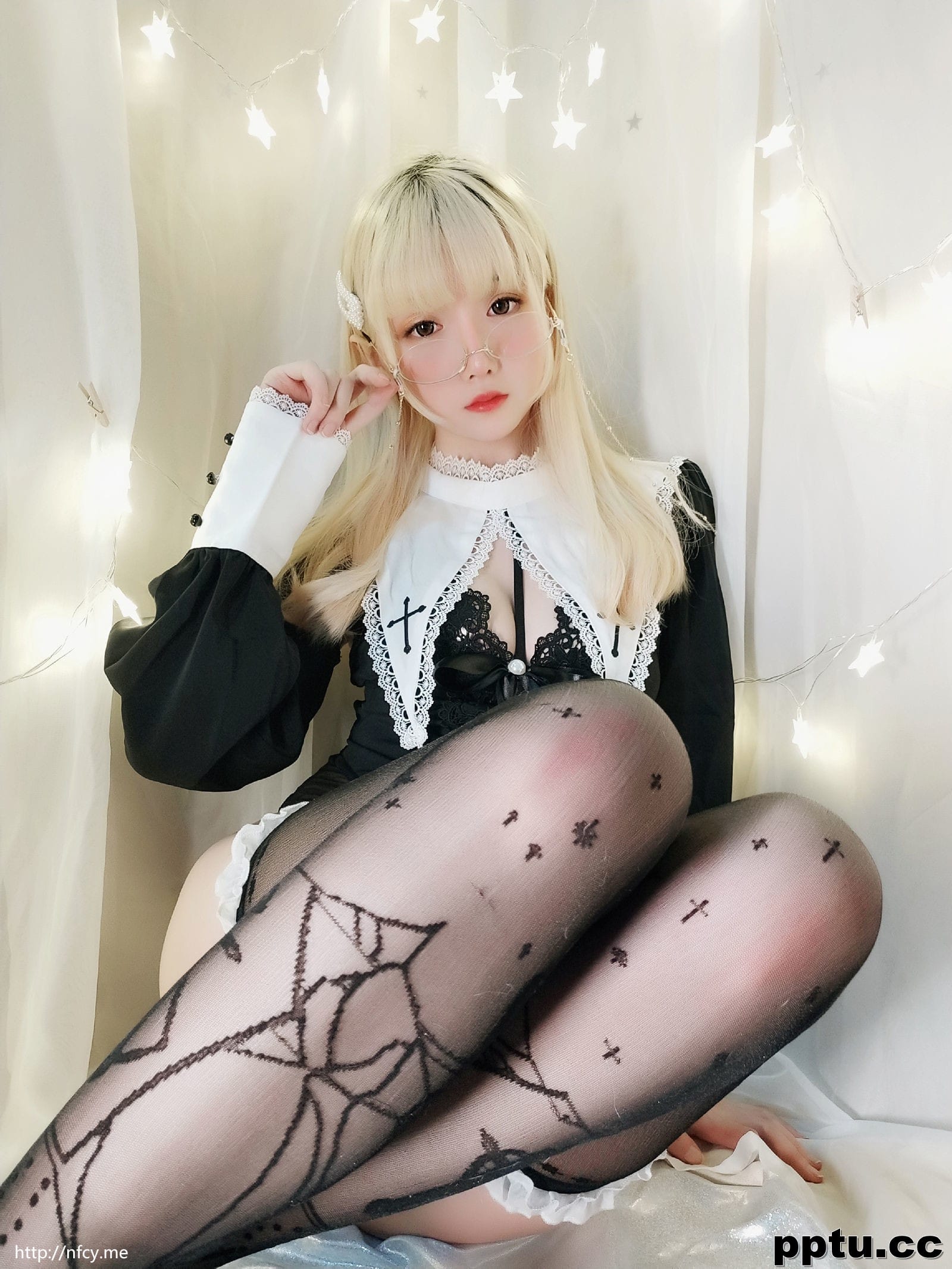 星之迟迟《圣光修女包》 [福利COSPLAY] 写真集