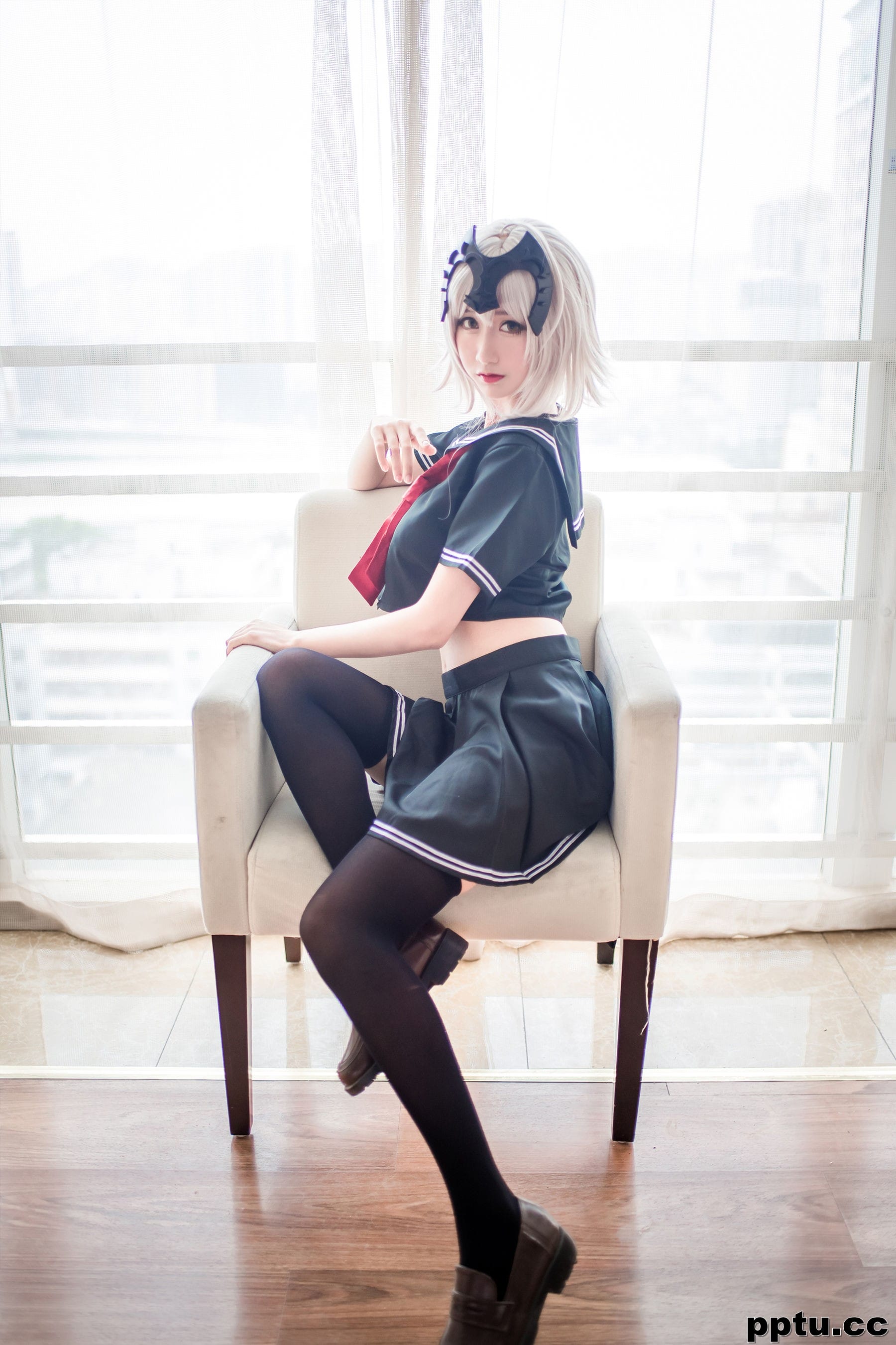 木绵绵OwO《贞德（黑）》 [萝莉COS] 写真集