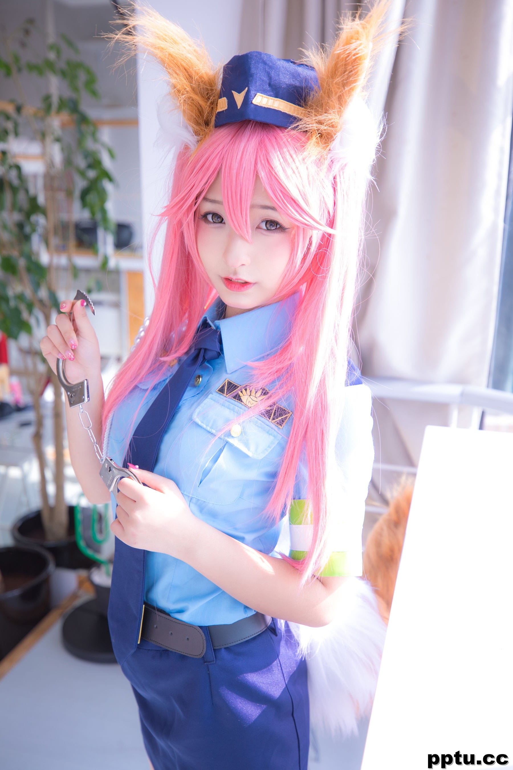 COSER神楽坂真冬《後で逮捕してもいい？》 [福利COSPLAY] 写真集