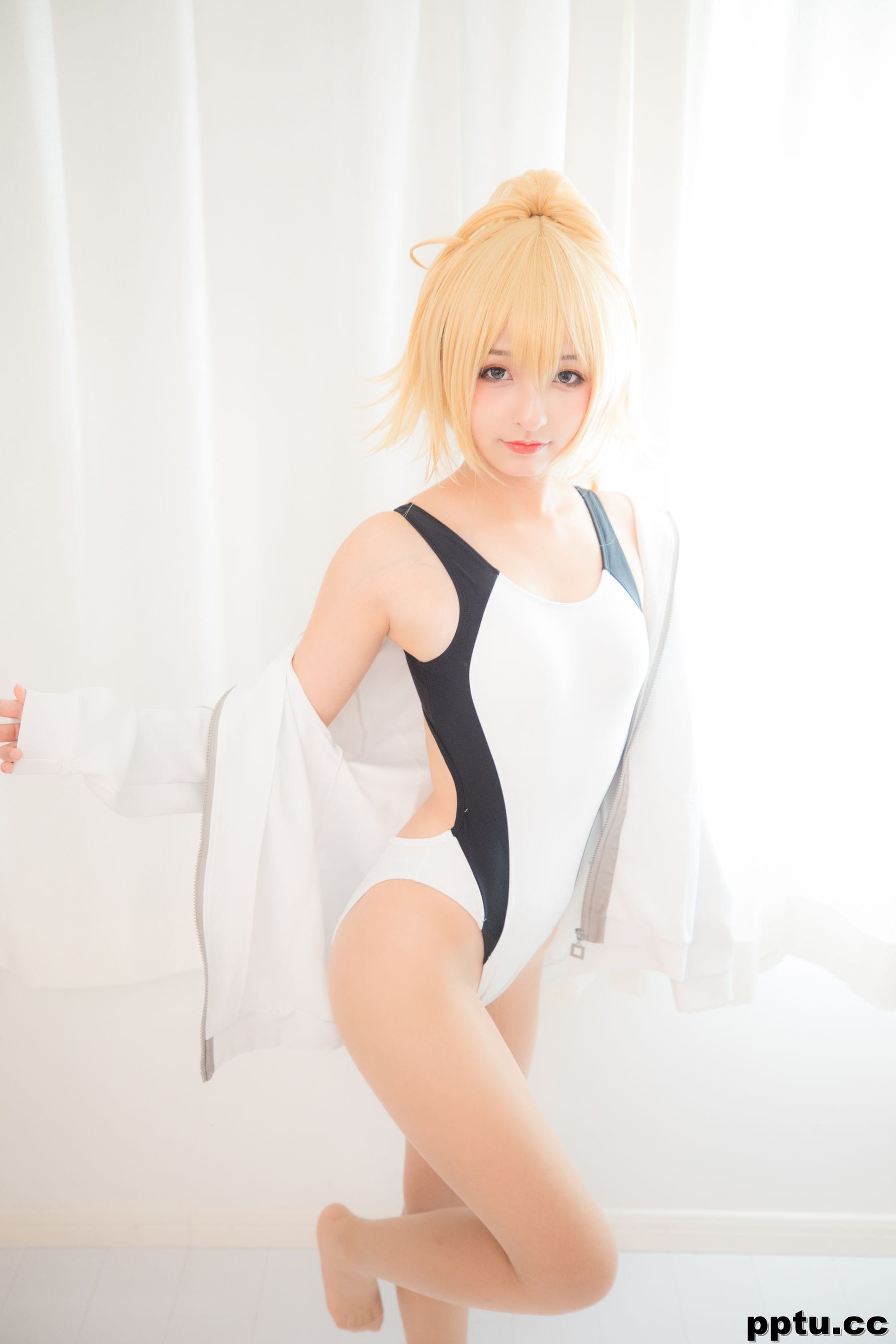 神楽坂真冬《贞德泳装》  [COSPLAY少女] 写真集