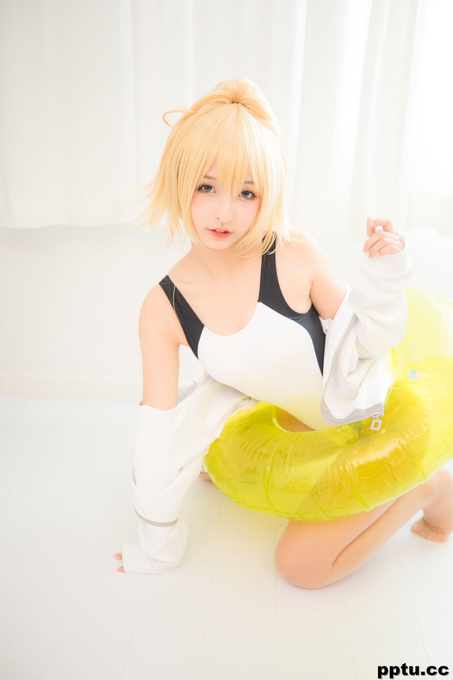 神楽坂真冬《贞德泳装》  [COSPLAY少女] 写真集