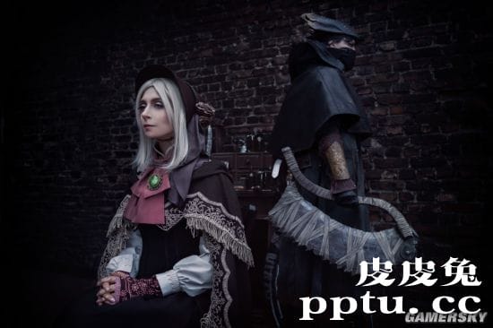 《黑魂》《血源》联动COS 老猎人看上了防火女？