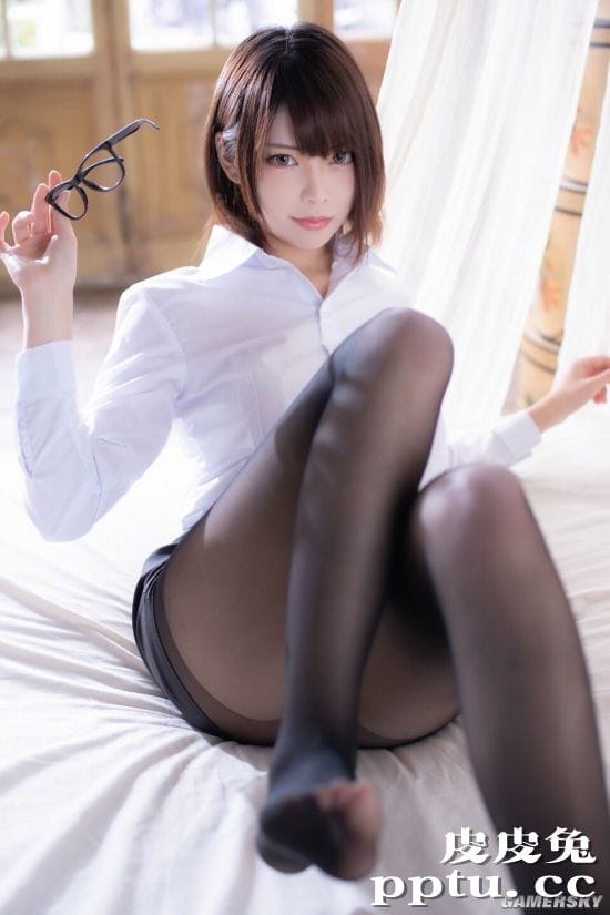 黑丝画师专属节日 推特正妹纷纷晒出黑丝裤袜美照