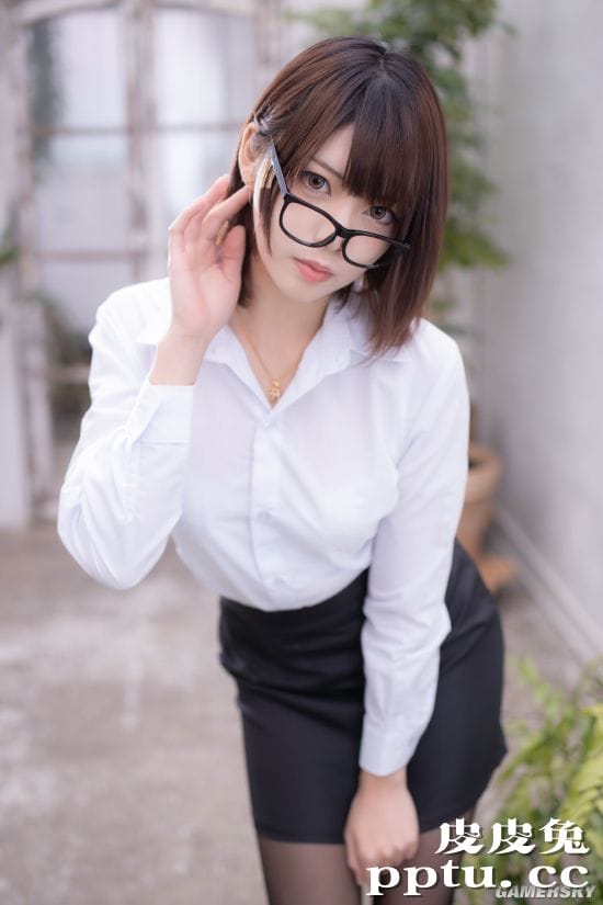 黑丝画师专属节日 推特正妹纷纷晒出黑丝裤袜美照