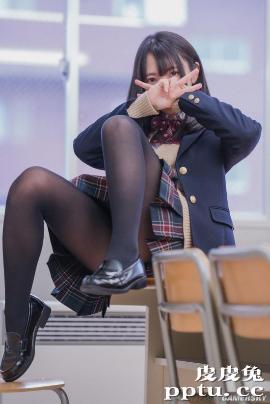 黑丝画师专属节日 推特正妹纷纷晒出黑丝裤袜美照