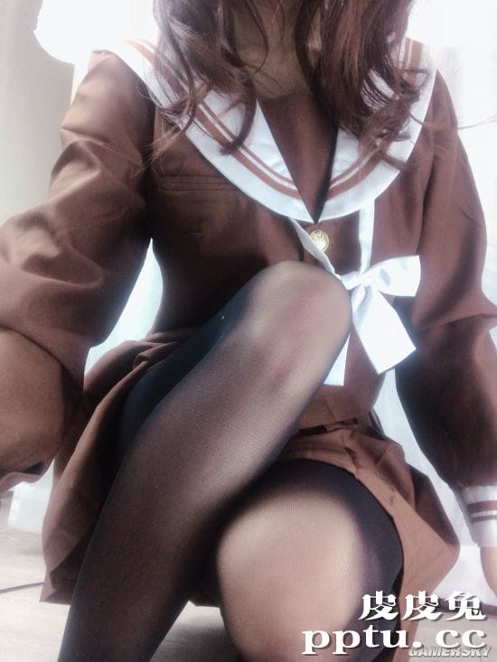 黑丝画师专属节日 推特正妹纷纷晒出黑丝裤袜美照