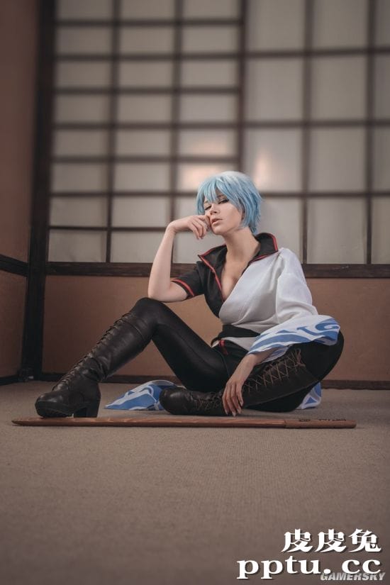 俄妹COS《银魂》性转坂田银时 身材过分神还原