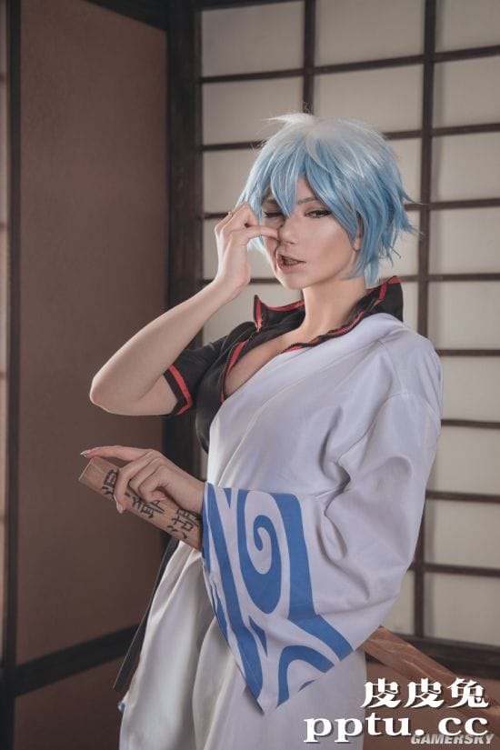 俄妹COS《银魂》性转坂田银时 身材过分神还原