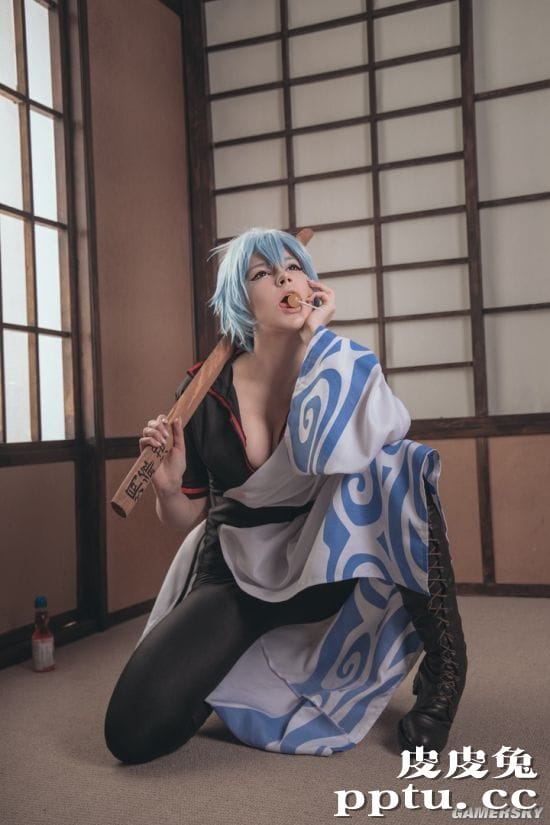 俄妹COS《银魂》性转坂田银时 身材过分神还原