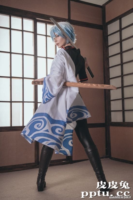 俄妹COS《银魂》性转坂田银时 身材过分神还原