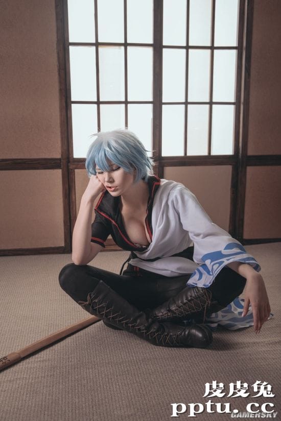 俄妹COS《银魂》性转坂田银时 身材过分神还原