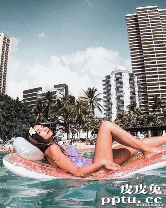 网红混血正妹晒宅家的理想与现实 恶搞丑照才是本体