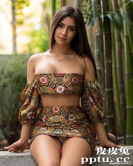 倡导吃素但身材不吃素 焦糖味蜜桃美女Kaitlin