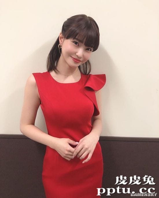 衣服快包不住的好身材 写真女星岸明日香