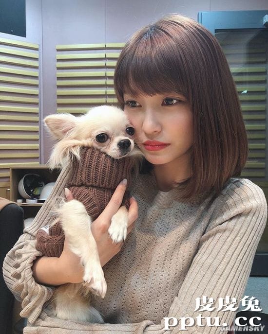 衣服快包不住的好身材 写真女星岸明日香