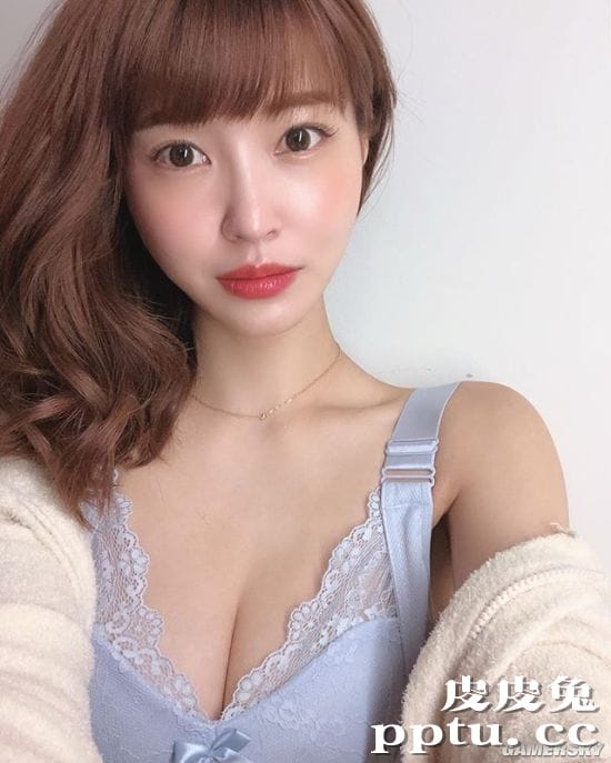 衣服快包不住的好身材 写真女星岸明日香