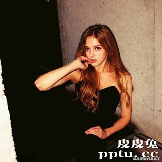 纤弱身材其实很有料 乌克兰可甜可盐的仙气小姐姐