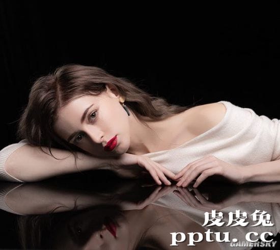 纤弱身材其实很有料 乌克兰可甜可盐的仙气小姐姐