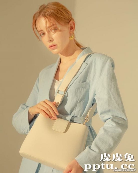 纤弱身材其实很有料 乌克兰可甜可盐的仙气小姐姐