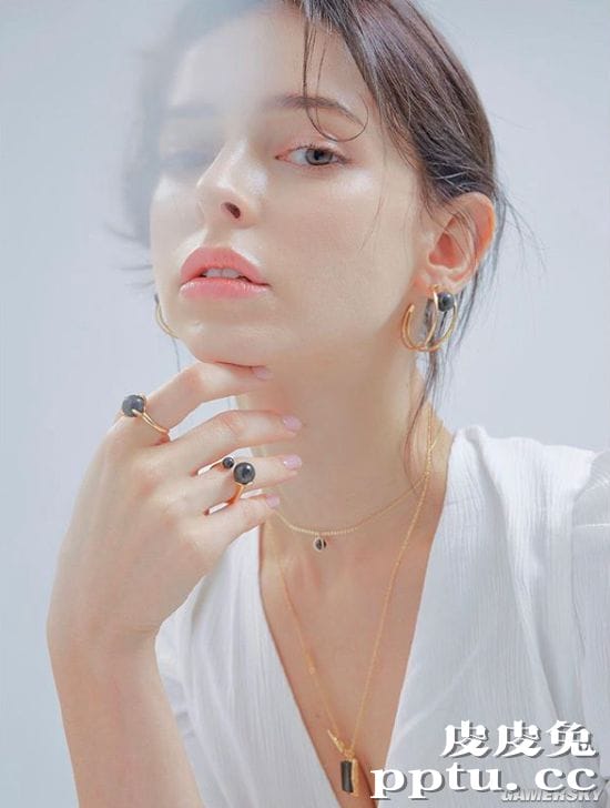 纤弱身材其实很有料 乌克兰可甜可盐的仙气小姐姐