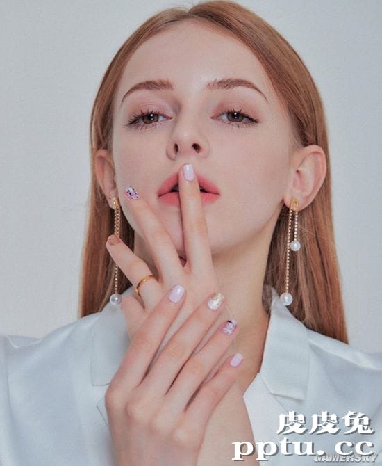 纤弱身材其实很有料 乌克兰可甜可盐的仙气小姐姐