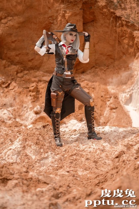 俄妹COS《守望先锋》艾什 攻气十足的精致御姐