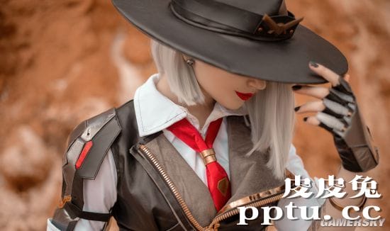 俄妹COS《守望先锋》艾什 攻气十足的精致御姐