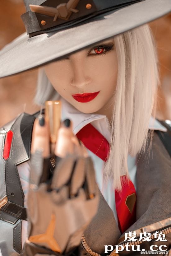 俄妹COS《守望先锋》艾什 攻气十足的精致御姐