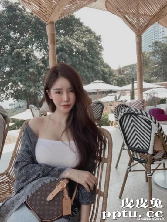 嗅到木瓜的香甜气息 火辣泰妹Blue Jirarat