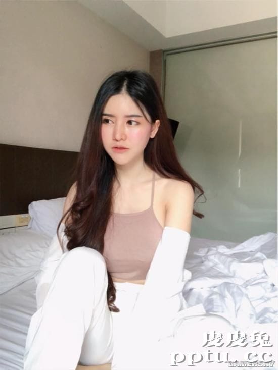 嗅到木瓜的香甜气息 火辣泰妹Blue Jirarat