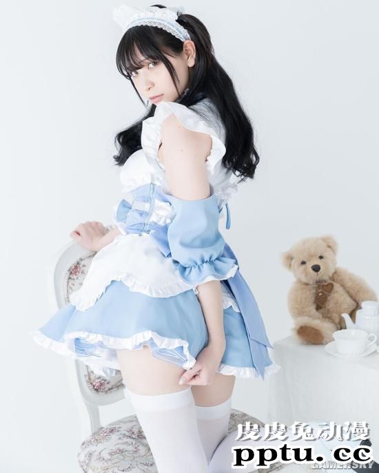 那个泳池里的黑色泳装 2.5次元写真偶像あまつ様