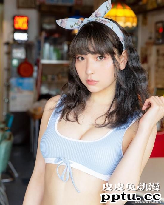 那个泳池里的黑色泳装 2.5次元写真偶像あまつ様